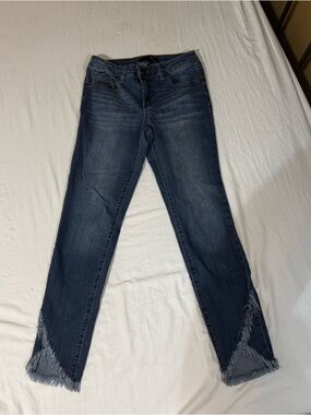 Blue Medium Wash Women's Frayed Hem Jeans